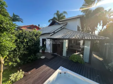 Casa com 3 Quartos à venda, 192m² no Campeche, Florianópolis