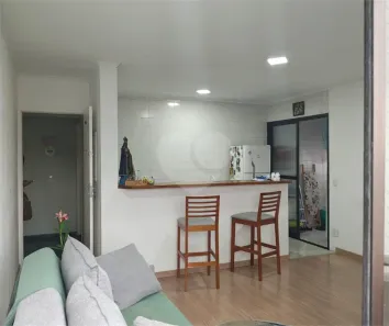 Apartamento com 2 Quartos para alugar, 52m² no Vila Mangalot, São Paulo