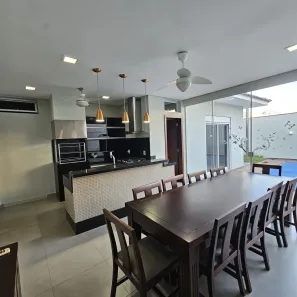 Casa de Condomínio com 3 Quartos para alugar, 350m² no Jardim Itália, Cuiabá