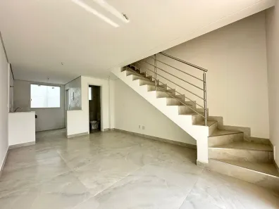Casa com 2 Quartos à venda, 65m² no Planalto, Belo Horizonte