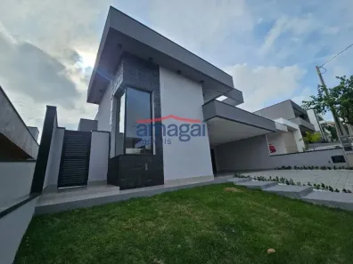 Casa com 3 Quartos à venda, 180m² no Bairro do Grama, Caçapava