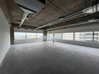 Sala Comercial para alugar, 222m² no Parque Industrial Tomas Edson, São Paulo