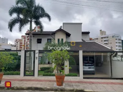 Casa com 4 Quartos à venda, 220m² no Córrego Grande, Florianópolis