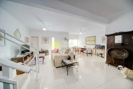 Casa com 1 Quarto à venda, 220m² no América, Joinville