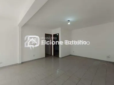Casa com 3 Quartos para alugar, 150m² no Segismundo Pereira, Uberlândia