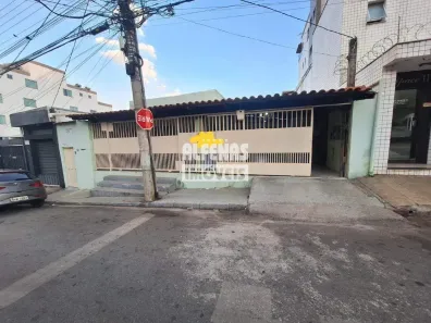 Casa com 3 Quartos à venda, 250m² no Eldorado, Contagem