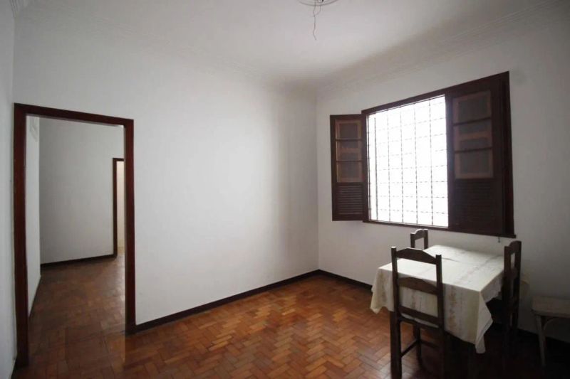 Casa com 3 quartos — Santo Antônio, Belo Horizonte