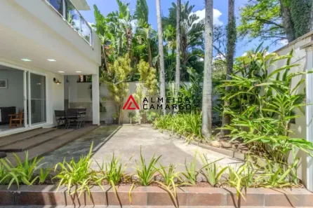 Casa com 3 Quartos para venda ou aluguel, 342m² no Jardim Luzitânia, São Paulo