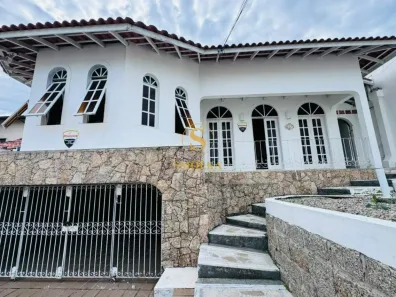 Casa com 3 Quartos à venda, 419m² no Agronômica, Florianópolis
