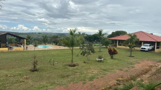 Fazenda/Sítio com 4 Quartos à venda, 40000m² no , Adelândia