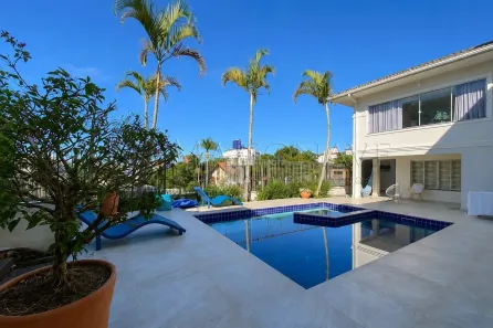 Casa com 5 Quartos à venda, 320m² no Coqueiros, Florianópolis