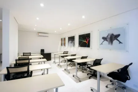 Sala Comercial para alugar, 32m² no Jardim das Acácias, São Paulo