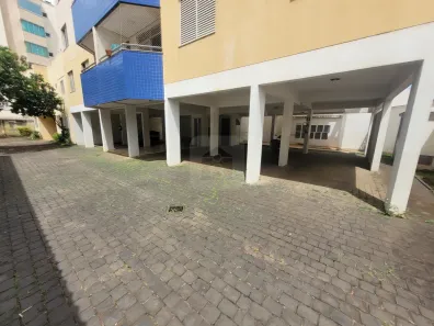 Apartamento com 3 Quartos para alugar, 81m² no Umuarama, Uberlândia