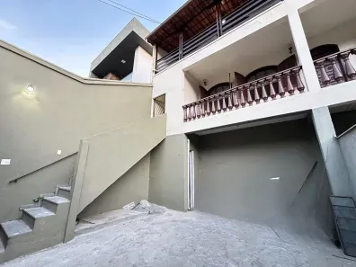 Casa com 3 Quartos para alugar, 120m² no Ouro Preto, Belo Horizonte
