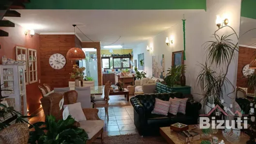 Casa com 2 Quartos à venda, 230m² no Jardim do Lago, Jundiaí