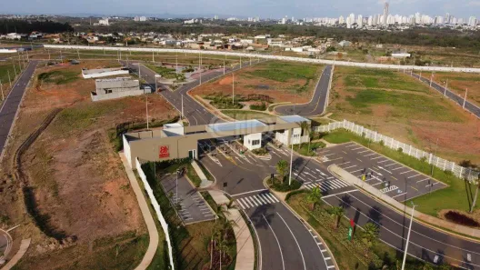Lote/Terreno à venda, 250m² no Petrópolis, Várzea Grande