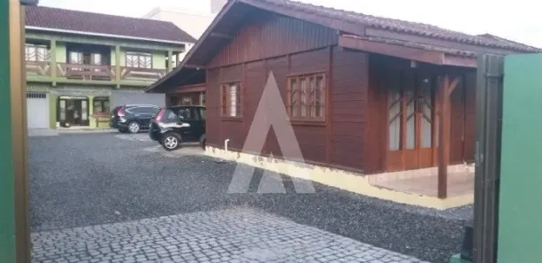 Sobrado com 6 Quartos à venda, 262m² no Boa Vista, Joinville