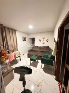 Apartamento com 3 Quartos para alugar, 70m² no Santa Luzia, Uberlândia