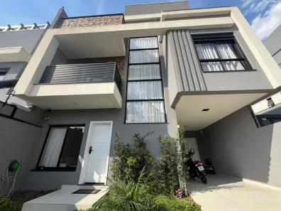 Sobrado com 3 Quartos à venda, 252m² no Xaxim, Curitiba