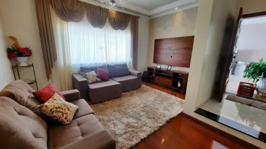 Sobrado com 3 Quartos à venda, 250m² no Jardim do Éden, Franca