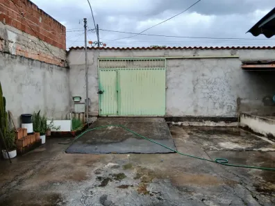 Casa com 2 Quartos à venda, 200m² no Recanto das Emas, Brasília