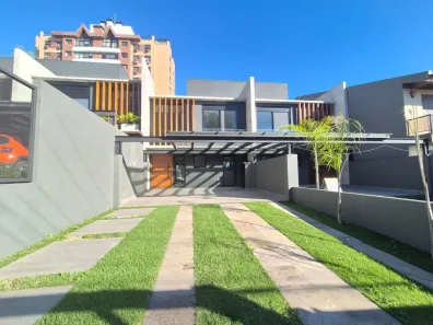 Casa com 3 Quartos para alugar, 290m² no Tristeza, Porto Alegre