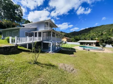 Casa de Condomínio com 4 Quartos para venda ou aluguel, 312m² no Albuquerque, Teresópolis
