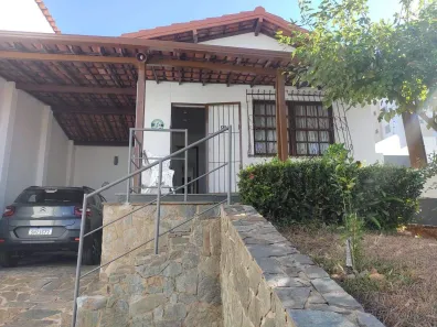 Casa com 4 Quartos à venda, 257m² no Jardim América, Belo Horizonte