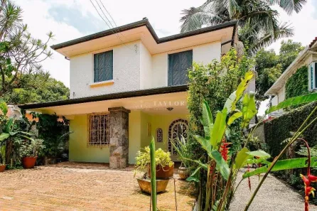 Casa com 3 Quartos para venda ou aluguel, 330m² no Jardim Paulista, São Paulo