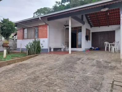 Casa com 3 Quartos à venda, 145m² no Glória, Joinville