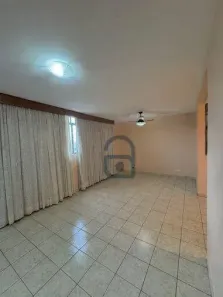 Sobrado com 3 Quartos para alugar, 225m² no Setor Coimbra, Goiânia