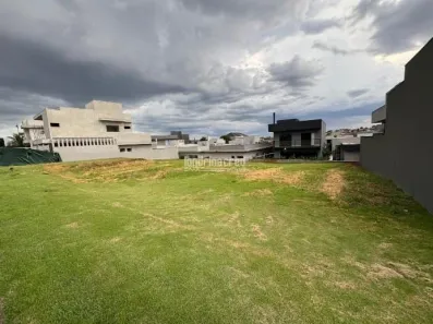 Lote/Terreno à venda, 258m² no Conjunto Habitacional Alexandre Urbanas, Londrina