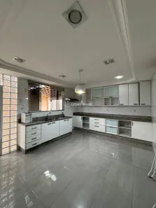Casa com 3 Quartos à venda, 307m² no Niterói, Volta Redonda
