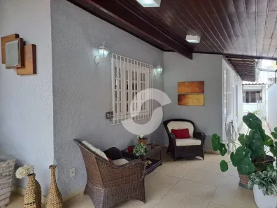 Casa com 3 Quartos à venda, 200m² no Itaipu, Niterói