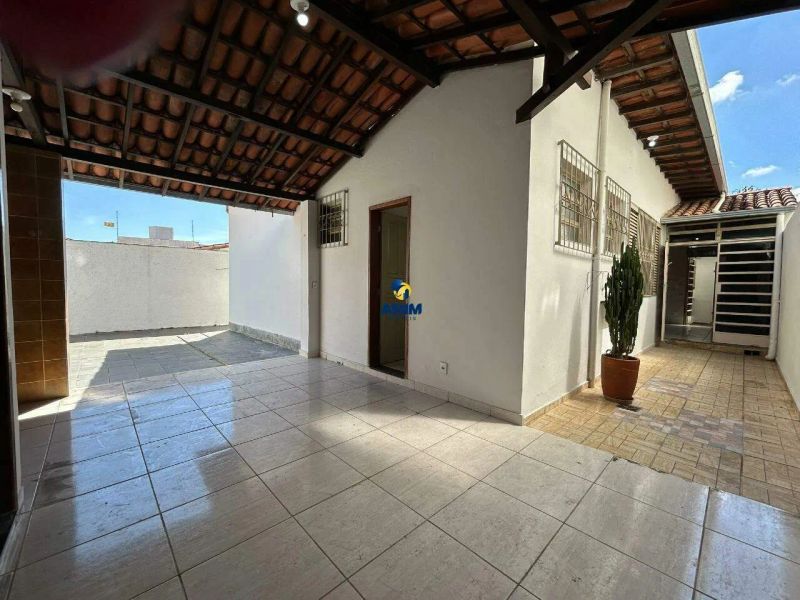 Casa com 5 quartos — Ouro Preto, Belo Horizonte