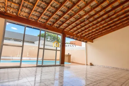 Sobrado com 3 Quartos à venda, 240m² no Cajuru do Sul, Sorocaba