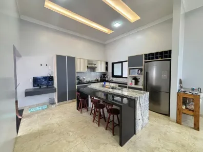 Casa com 4 Quartos à venda, 221m² no Parque Laranjeiras, Rio Verde