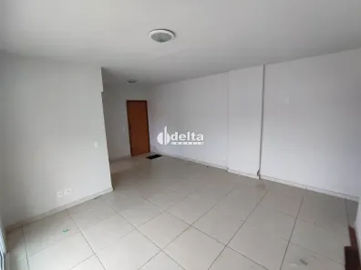 Apartamento com 3 Quartos para alugar, 97m² no Tabajaras, Uberlândia