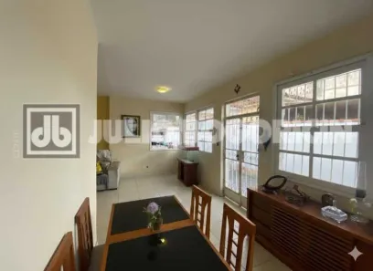 Casa com 4 Quartos à venda, 188m² no Pitangueiras, Rio de Janeiro