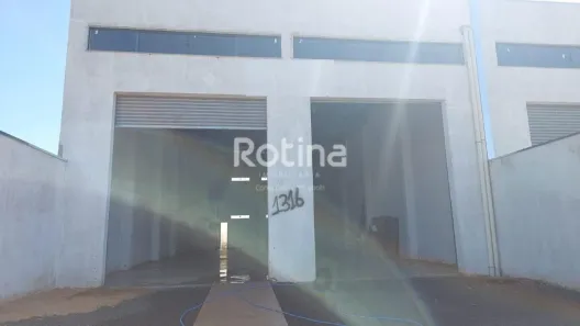Galpão/Depósito/Armazém para alugar, 240m² no Residencial Fruta do Conde, Uberlândia