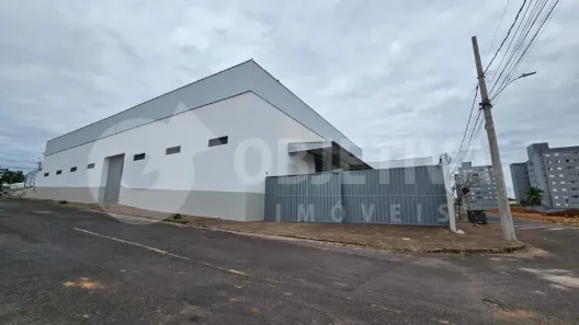 Galpão/Depósito/Armazém para alugar, 1500m² no Marta Helena, Uberlândia