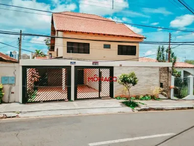 Sobrado com 4 Quartos para alugar, 540m² no Iguaçu, Londrina