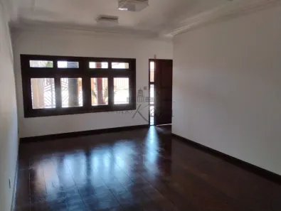 Casa com 5 Quartos à venda, 300m² no Jardim Santa Maria, Jacareí