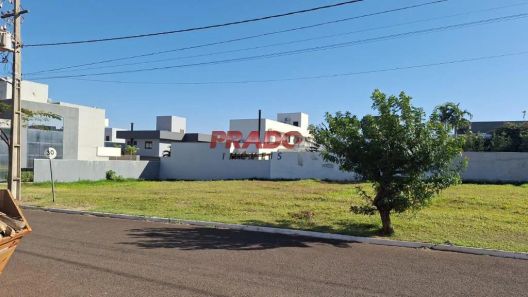Lote/Terreno à venda, 400m² no Chácaras Aeroporto, Maringá