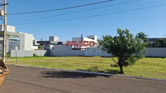 Lote/Terreno à venda, 400m² no Chácaras Aeroporto, Maringá