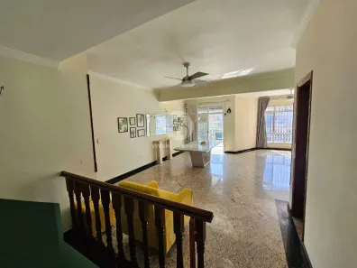 Casa com 4 Quartos à venda, 282m² no Embaré, Santos