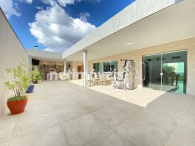 Casa com 4 Quartos à venda, 600m² no João Pinheiro, Belo Horizonte