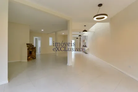 Casa de Condomínio com 3 Quartos para alugar, 400m² no Santo Inácio, Curitiba
