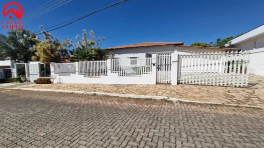 Casa de Condomínio com 4 Quartos à venda, 200m² no Setor Habitacional Jardim Botânico, Brasília