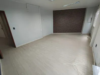 Ponto Comercial com 9 Quartos para alugar, 200m² no Centro, Macaé